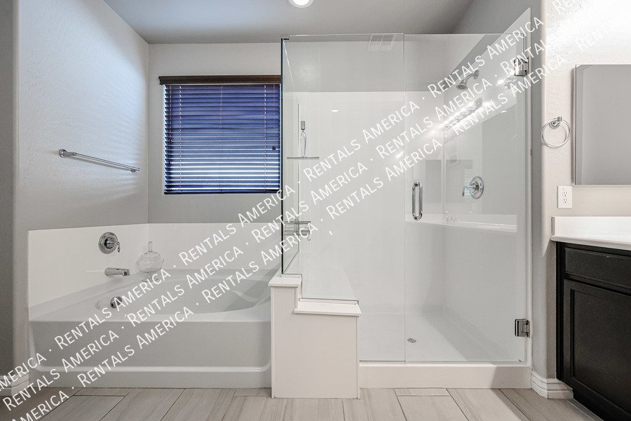 Single Level 4 Bed /Den w/ 3 full baths property image