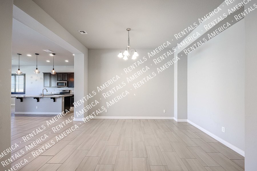 Single Level 4 Bed /Den w/ 3 full baths property image