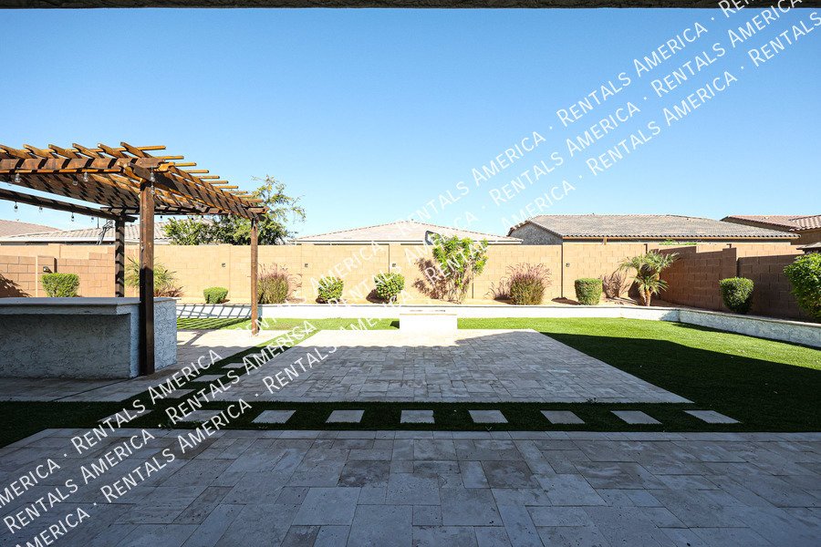 Single Level 4 Bed /Den w/ 3 full baths property image