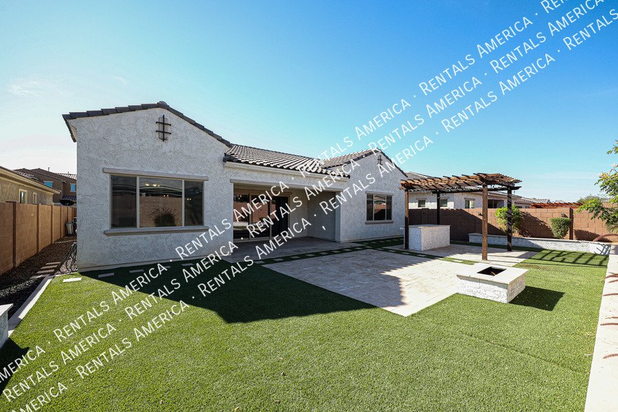 Single Level 4 Bed /Den w/ 3 full baths property image