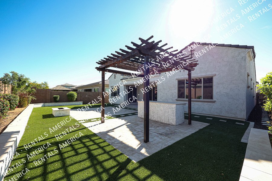 Single Level 4 Bed /Den w/ 3 full baths property image