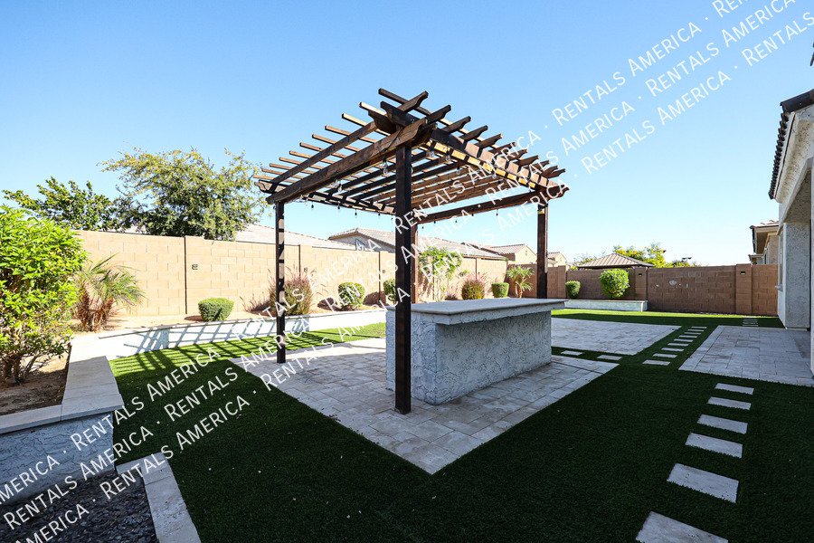 Single Level 4 Bed /Den w/ 3 full baths property image