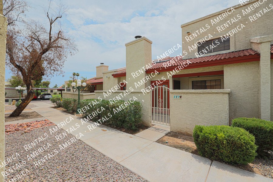 COMING SOON! Cute 2 Bed 2 Bath Townhome in Tempe! This s a Must-See! property image