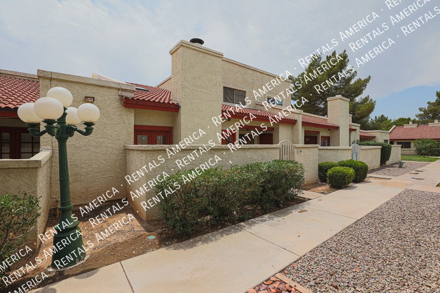 COMING SOON! Cute 2 Bed 2 Bath Townhome in Tempe! This s a Must-See! property image