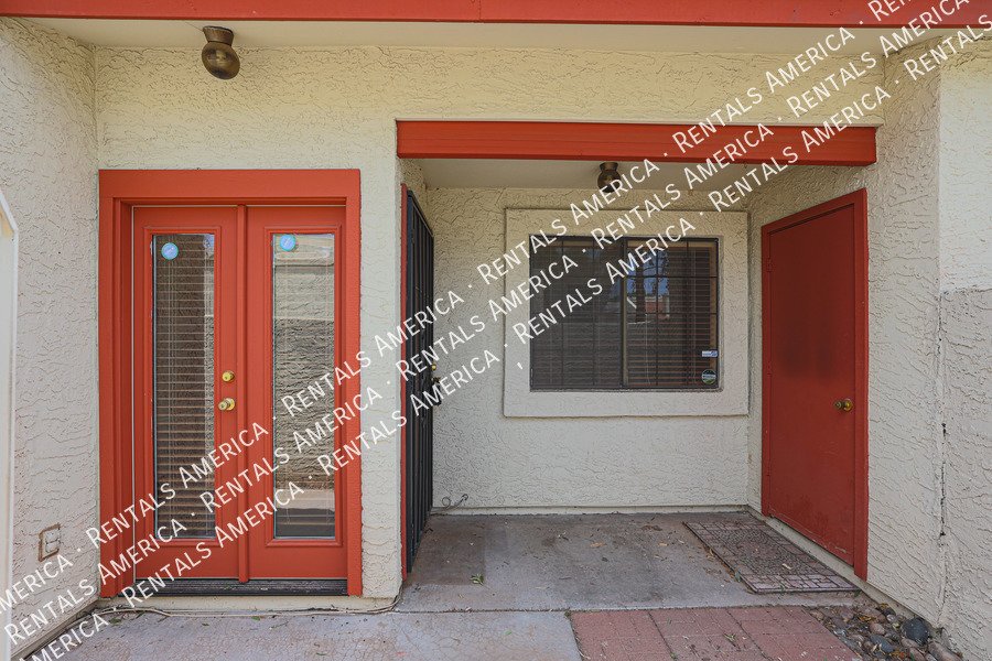 COMING SOON! Cute 2 Bed 2 Bath Townhome in Tempe! This s a Must-See! property image