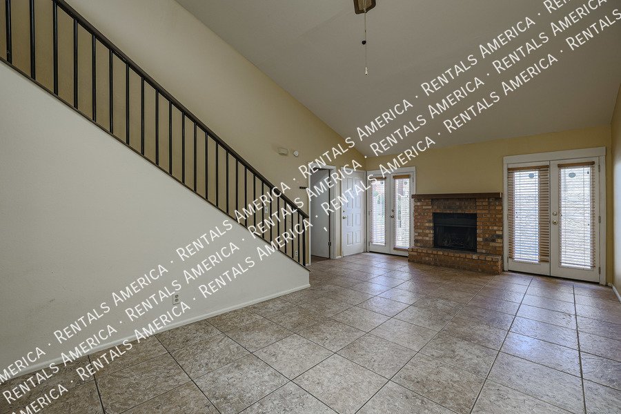 COMING SOON! Cute 2 Bed 2 Bath Townhome in Tempe! This s a Must-See! property image