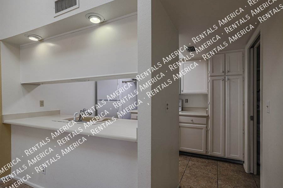 COMING SOON! Cute 2 Bed 2 Bath Townhome in Tempe! This s a Must-See! property image
