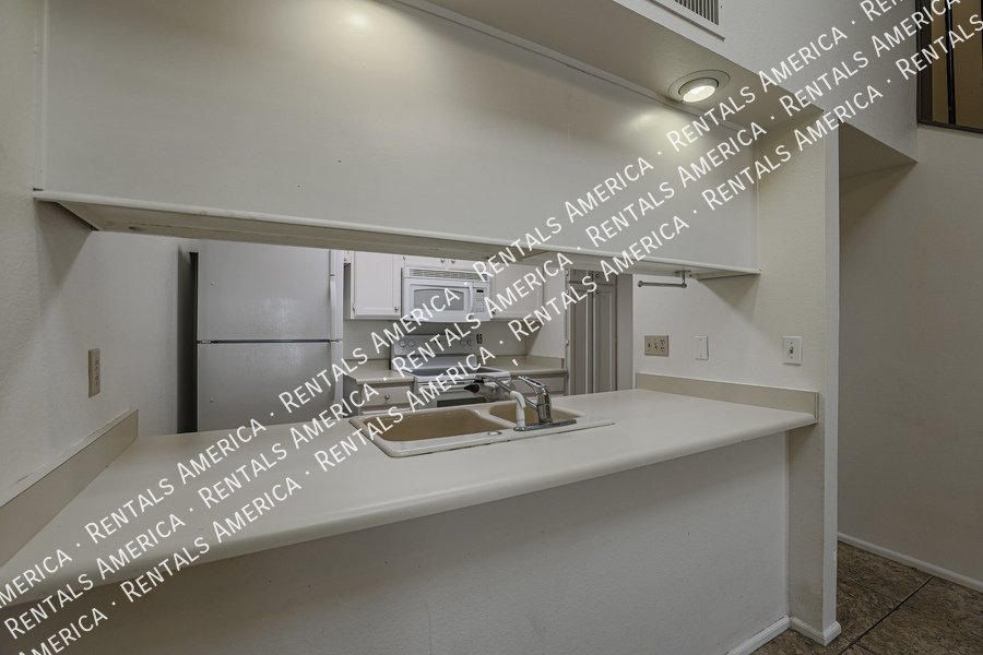 COMING SOON! Cute 2 Bed 2 Bath Townhome in Tempe! This s a Must-See! property image