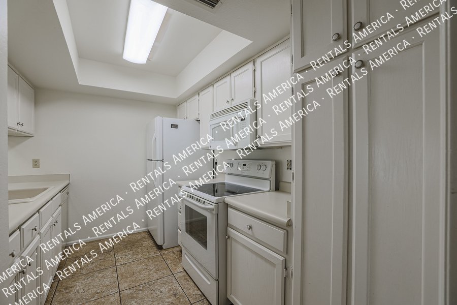 COMING SOON! Cute 2 Bed 2 Bath Townhome in Tempe! This s a Must-See! property image