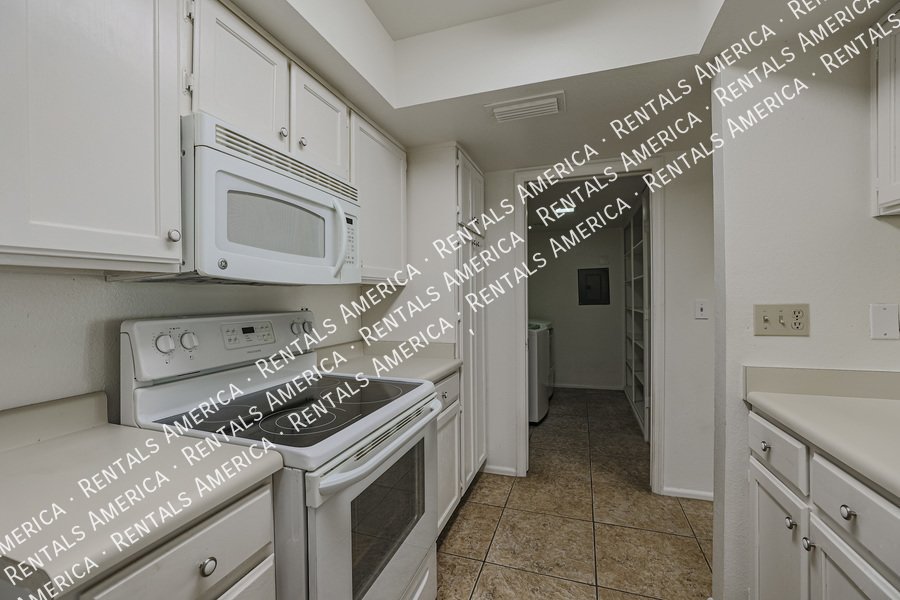 COMING SOON! Cute 2 Bed 2 Bath Townhome in Tempe! This s a Must-See! property image