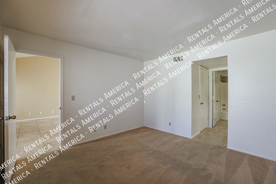 COMING SOON! Cute 2 Bed 2 Bath Townhome in Tempe! This s a Must-See! property image