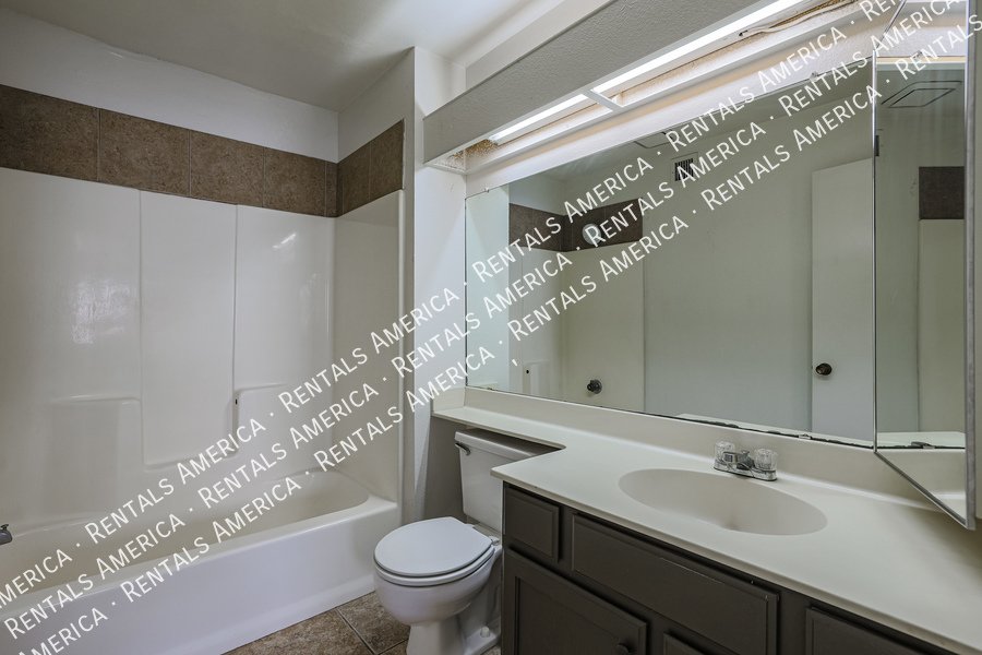 COMING SOON! Cute 2 Bed 2 Bath Townhome in Tempe! This s a Must-See! property image