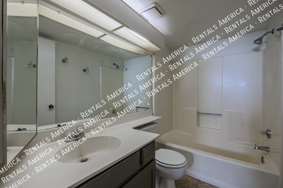 COMING SOON! Cute 2 Bed 2 Bath Townhome in Tempe! This s a Must-See! property image