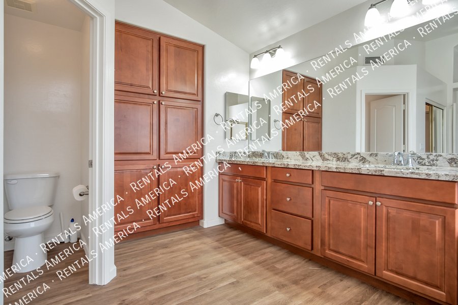 COMING SOON! Beautiful 4BD 3BA home with Loft located in Chandler! property image