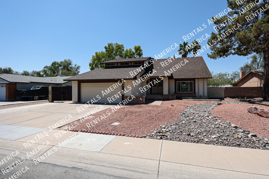 NO HOA, 4-bedroom, 3 bath w/ Private pool! property image