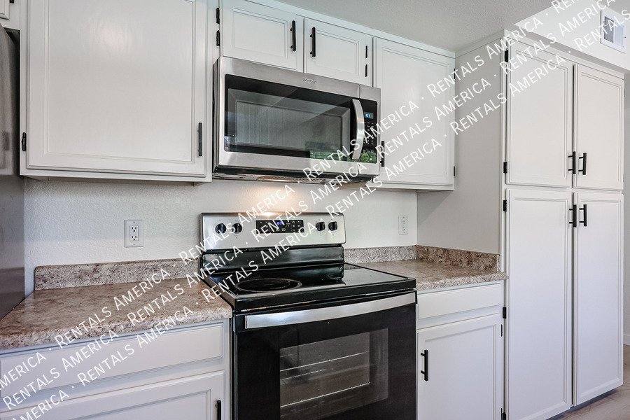 NO HOA, 4-bedroom, 3 bath w/ Private pool! property image