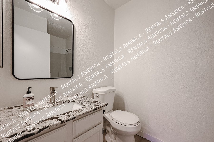 NO HOA, 4-bedroom, 3 bath w/ Private pool! property image