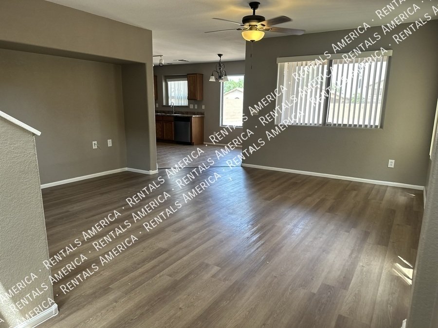 Move In Ready- 3 Bedroom 2.5 Bath, Large Loft property image
