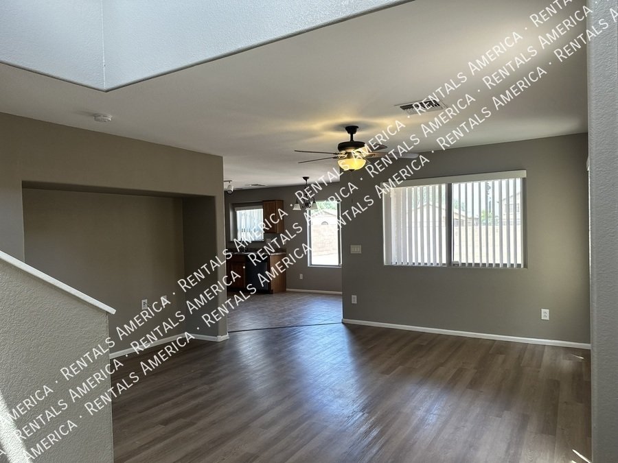 Move In Ready- 3 Bedroom 2.5 Bath, Large Loft property image