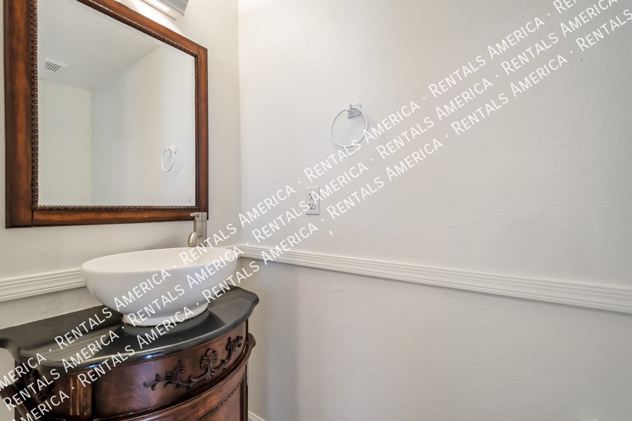 Location Location!!  3 bed 2.5 baths- 2 weeks free with 13-month Lease property image