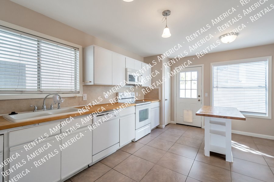 Location Location!!  3 bed 2.5 baths- 2 weeks free with 13-month Lease property image