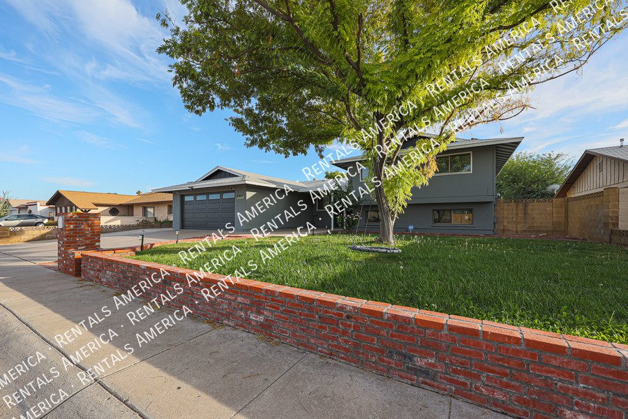 5 bedrooms, pool and Solar! property image