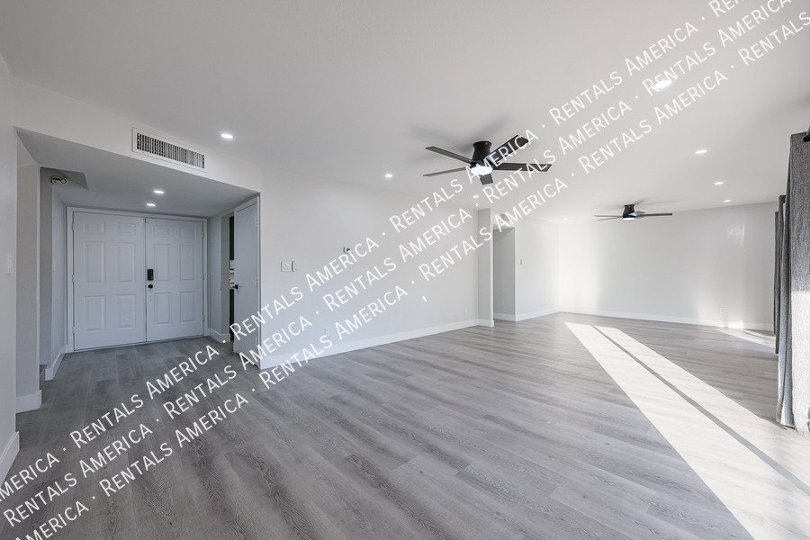 5 bedrooms, pool and Solar! property image
