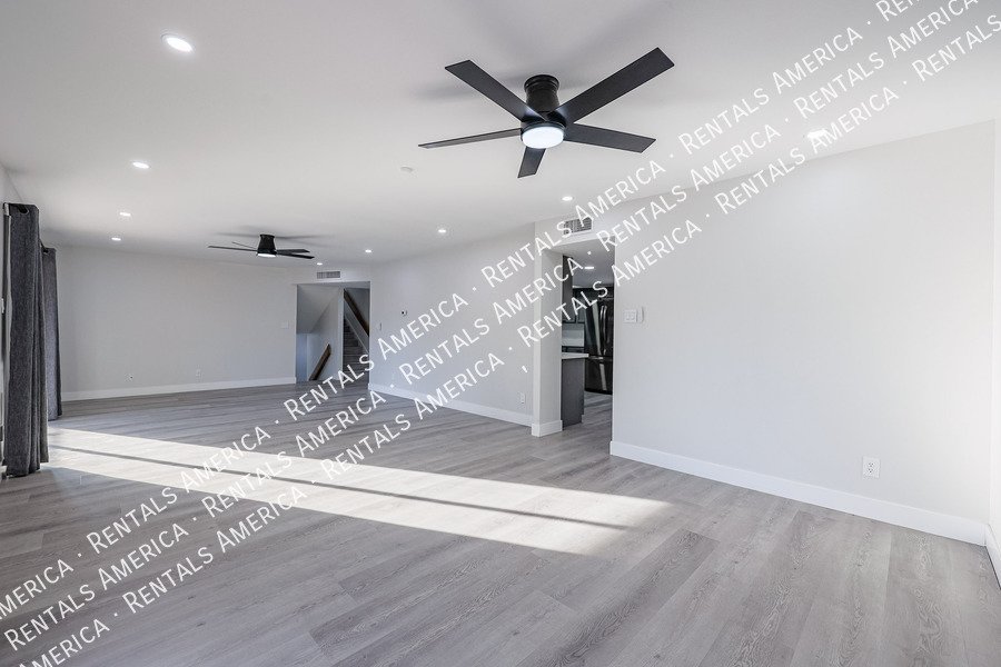 5 bedrooms, pool and Solar! property image