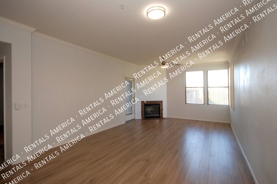 Scottsdale Greyhawk 2 BR/2 BA Condo w/ 1-car garage property image