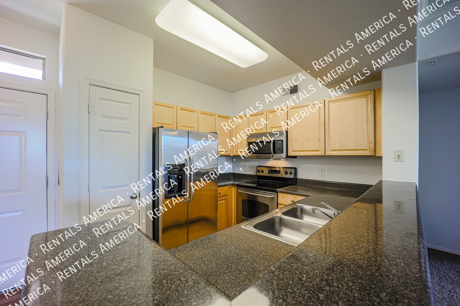 Scottsdale Greyhawk 2 BR/2 BA Condo w/ 1-car garage property image