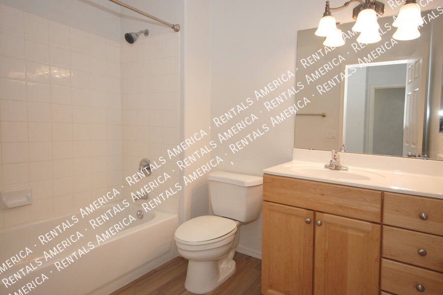 Scottsdale Greyhawk 2 BR/2 BA Condo w/ 1-car garage property image