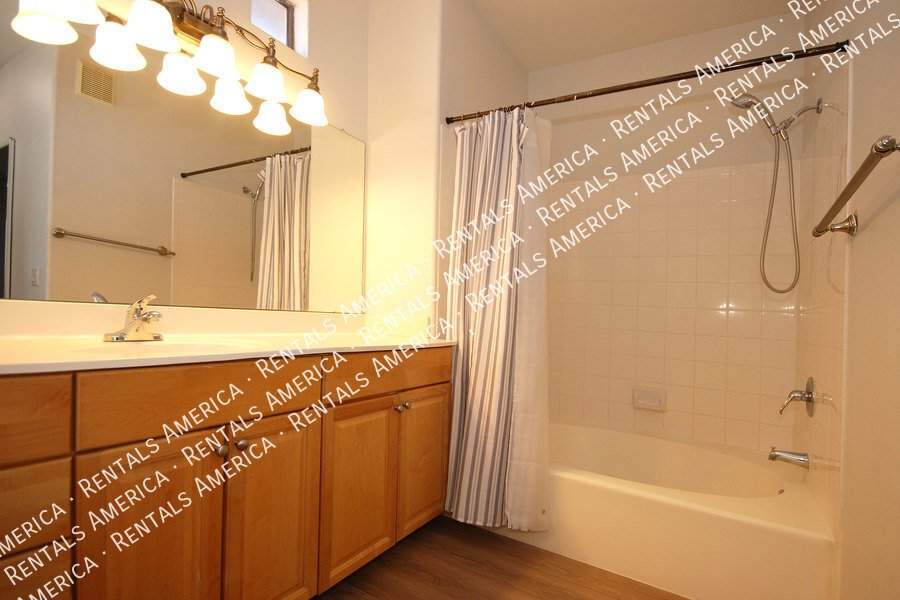Scottsdale Greyhawk 2 BR/2 BA Condo w/ 1-car garage property image