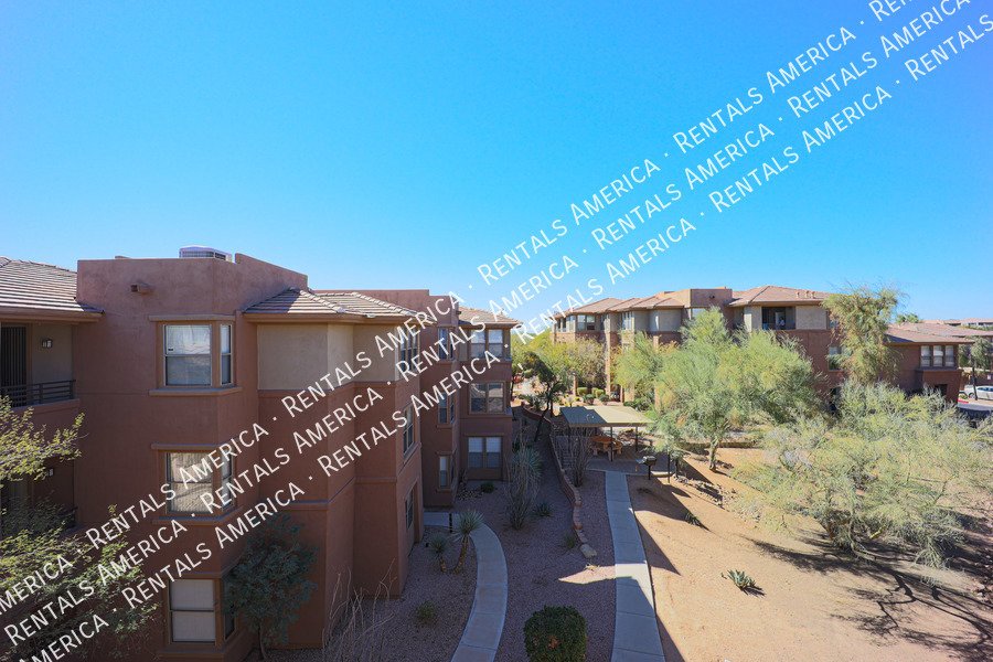 Scottsdale Greyhawk 2 BR/2 BA Condo w/ 1-car garage property image