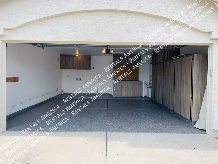 Coming Soon- Occupied through 5/31/26Charming corner home 3 Bed 2 Bath property image