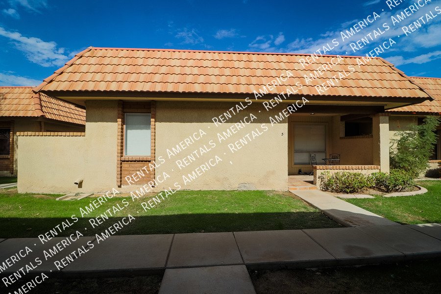 Cozy townhouse 2 bed / 2 bath property image
