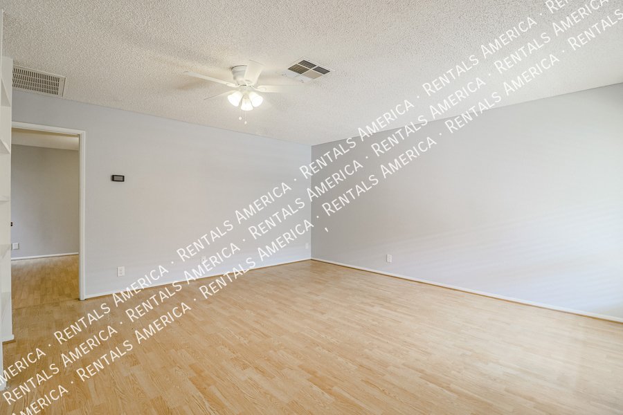 Cozy townhouse 2 bed / 2 bath property image