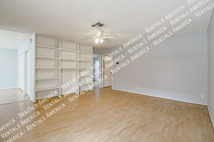Cozy townhouse 2 bed / 2 bath property image