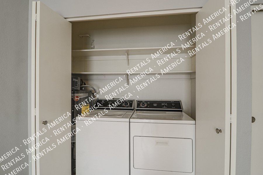 Cozy townhouse 2 bed / 2 bath property image