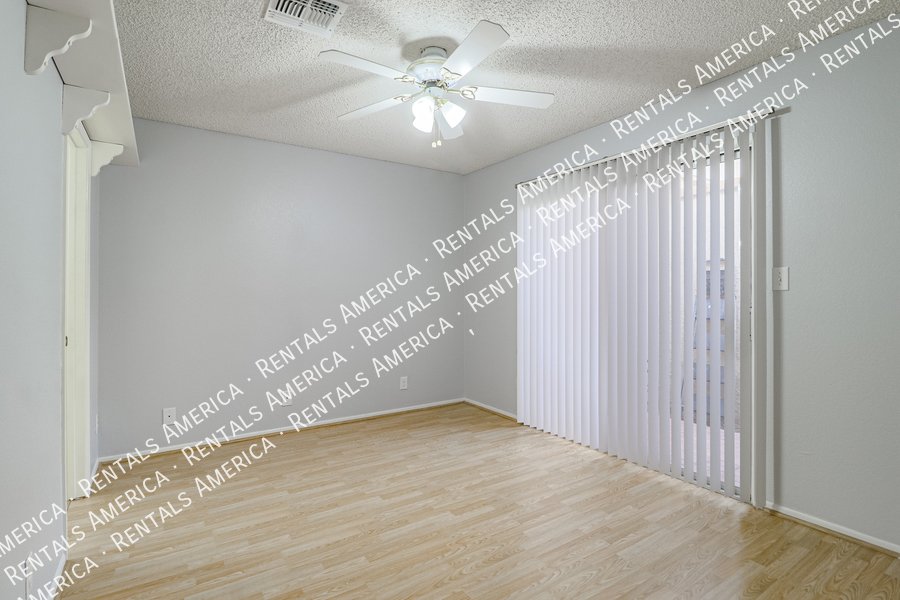 Cozy townhouse 2 bed / 2 bath property image