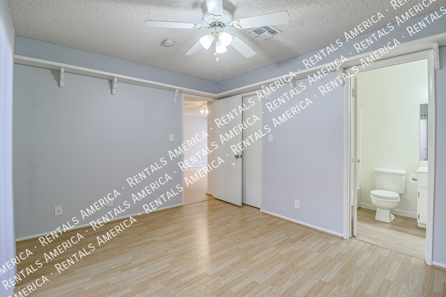 Cozy townhouse 2 bed / 2 bath property image
