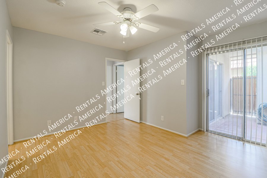 Cozy townhouse 2 bed / 2 bath property image