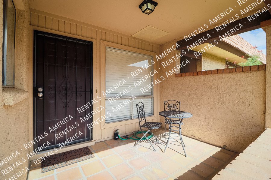 Cozy townhouse 2 bed / 2 bath property image