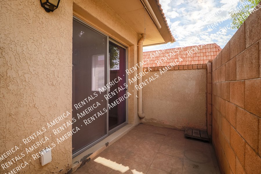 Cozy townhouse 2 bed / 2 bath property image