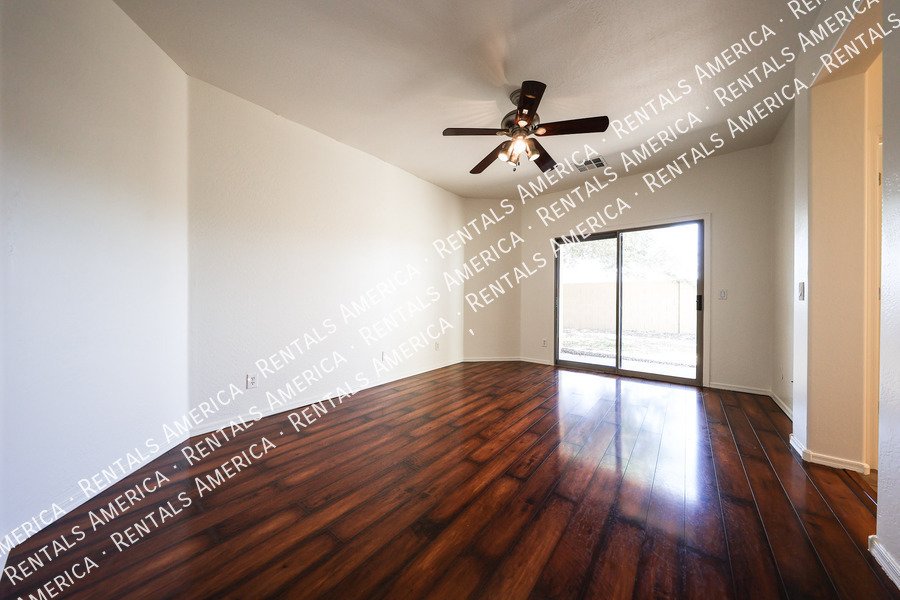 Stunning 3 BR / 2 BA Gateway Village Home in Gilbert property image