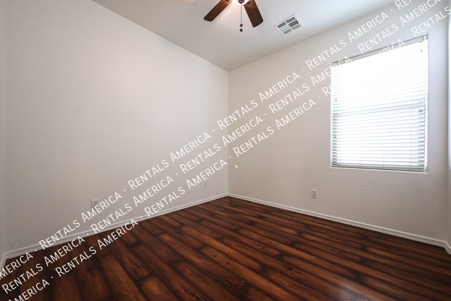 Stunning 3 BR / 2 BA Gateway Village Home in Gilbert property image
