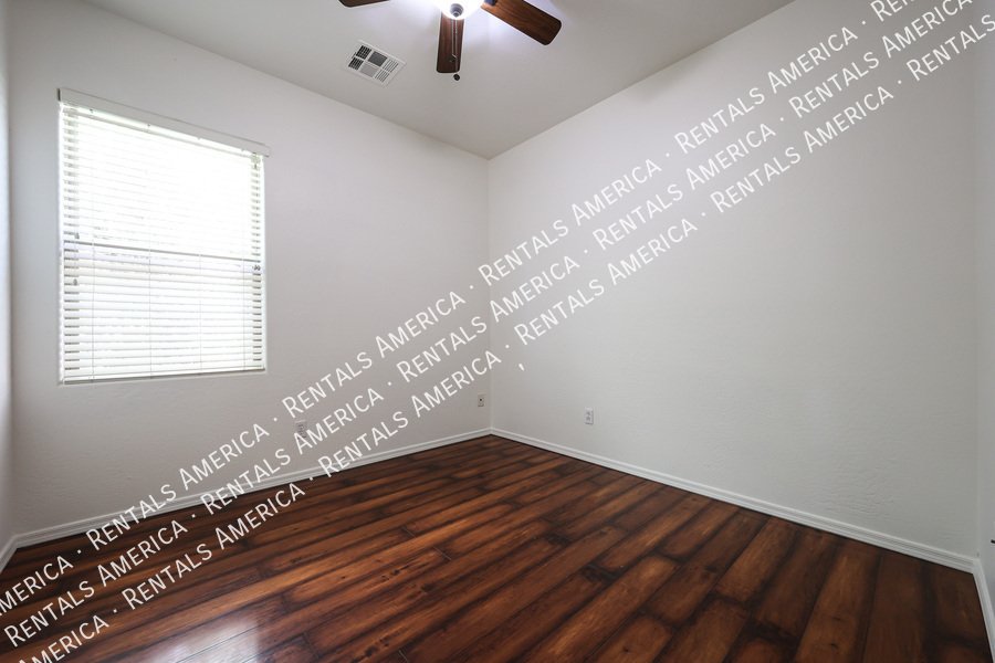 Stunning 3 BR / 2 BA Gateway Village Home in Gilbert property image
