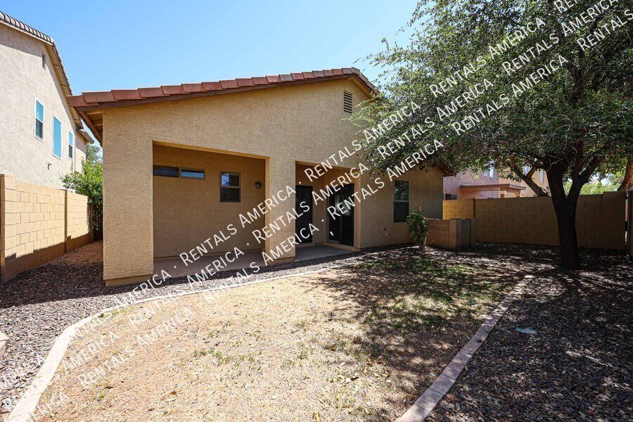 Stunning 3 BR / 2 BA Gateway Village Home in Gilbert property image