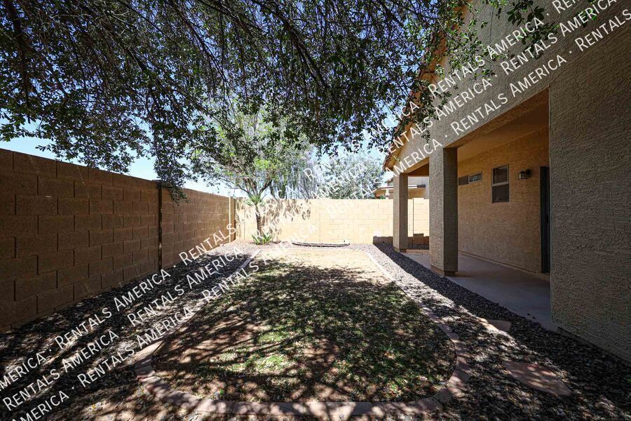 Stunning 3 BR / 2 BA Gateway Village Home in Gilbert property image