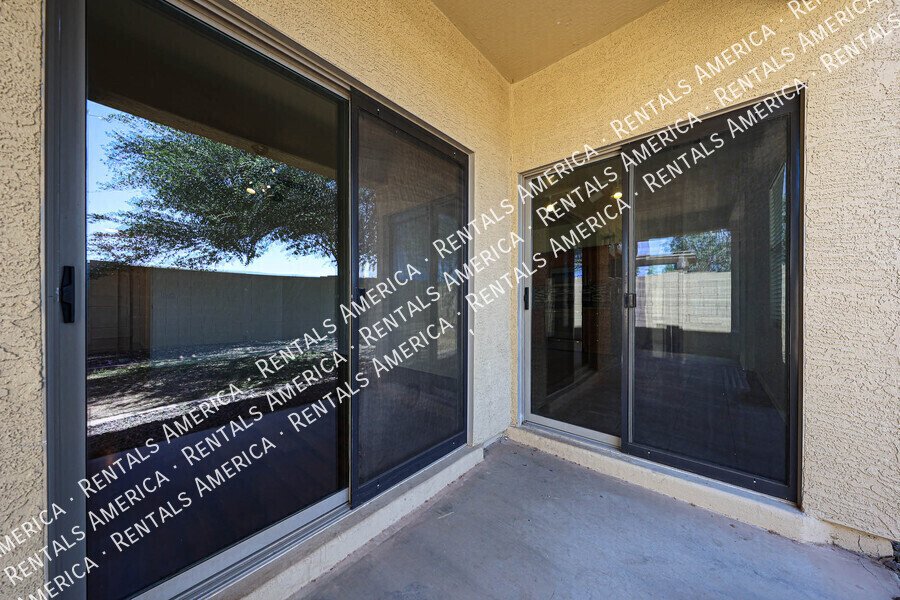 Stunning 3 BR / 2 BA Gateway Village Home in Gilbert property image