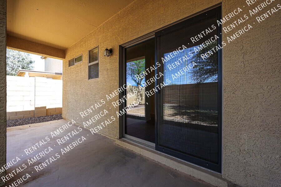 Stunning 3 BR / 2 BA Gateway Village Home in Gilbert property image